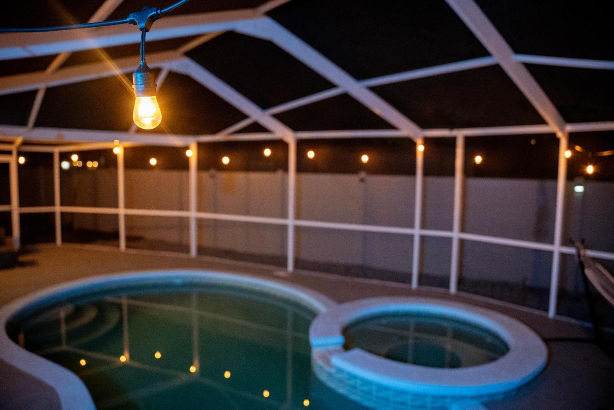Stunning Modern Home In Tampa With Pool - Just 5 Minutes From Airport! 외부 사진