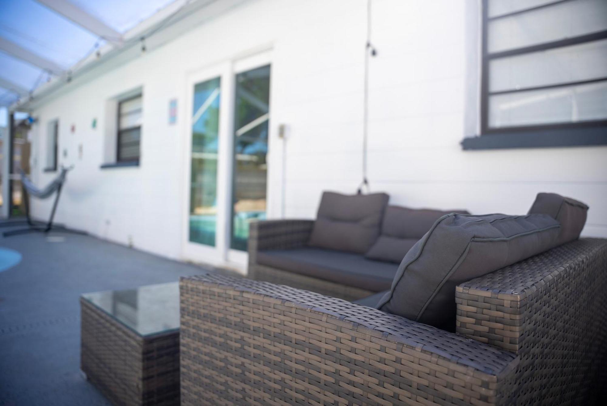Stunning Modern Home In Tampa With Pool - Just 5 Minutes From Airport! 외부 사진
