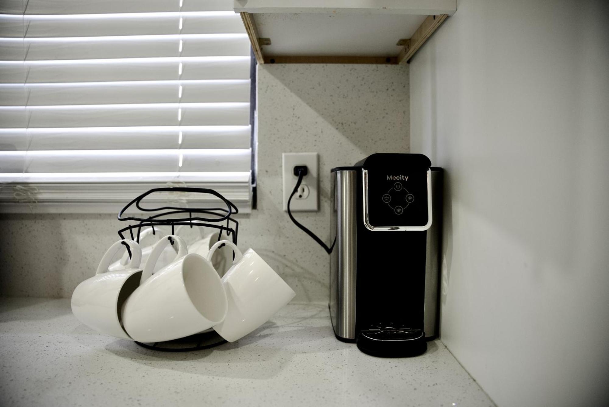 Stunning Modern Home In Tampa With Pool - Just 5 Minutes From Airport! 외부 사진