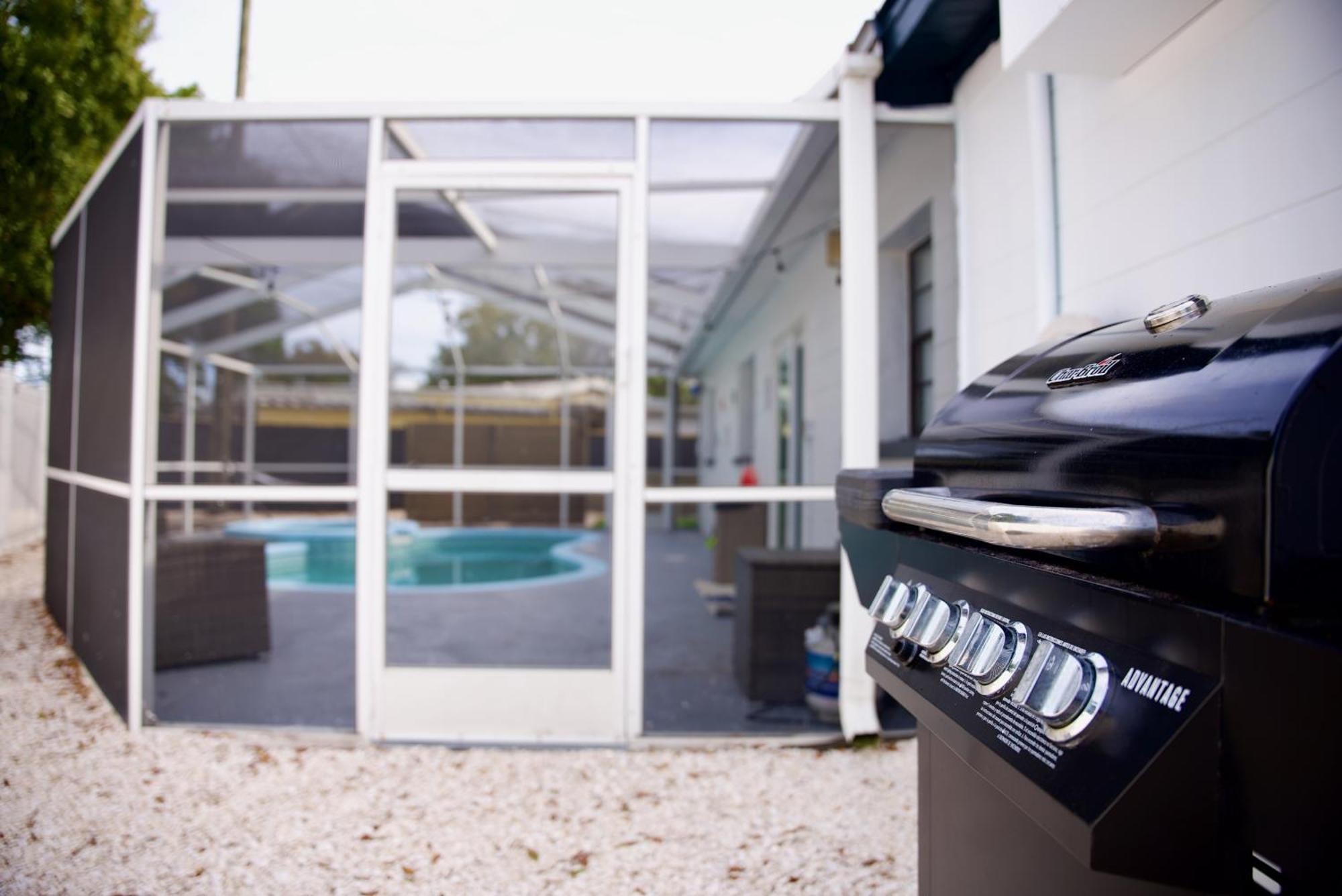 Stunning Modern Home In Tampa With Pool - Just 5 Minutes From Airport! 외부 사진