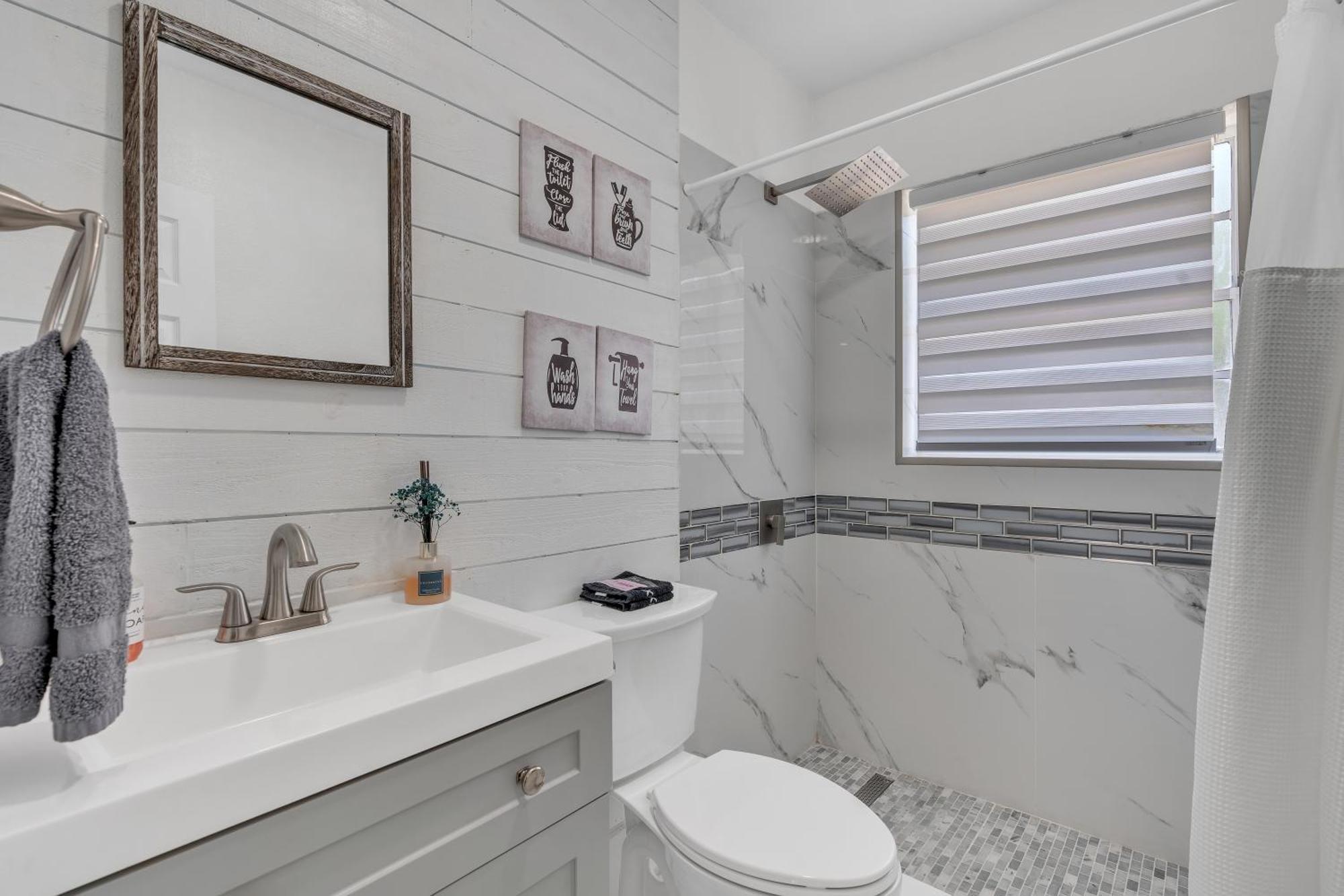 Stunning Modern Home In Tampa With Pool - Just 5 Minutes From Airport! 외부 사진