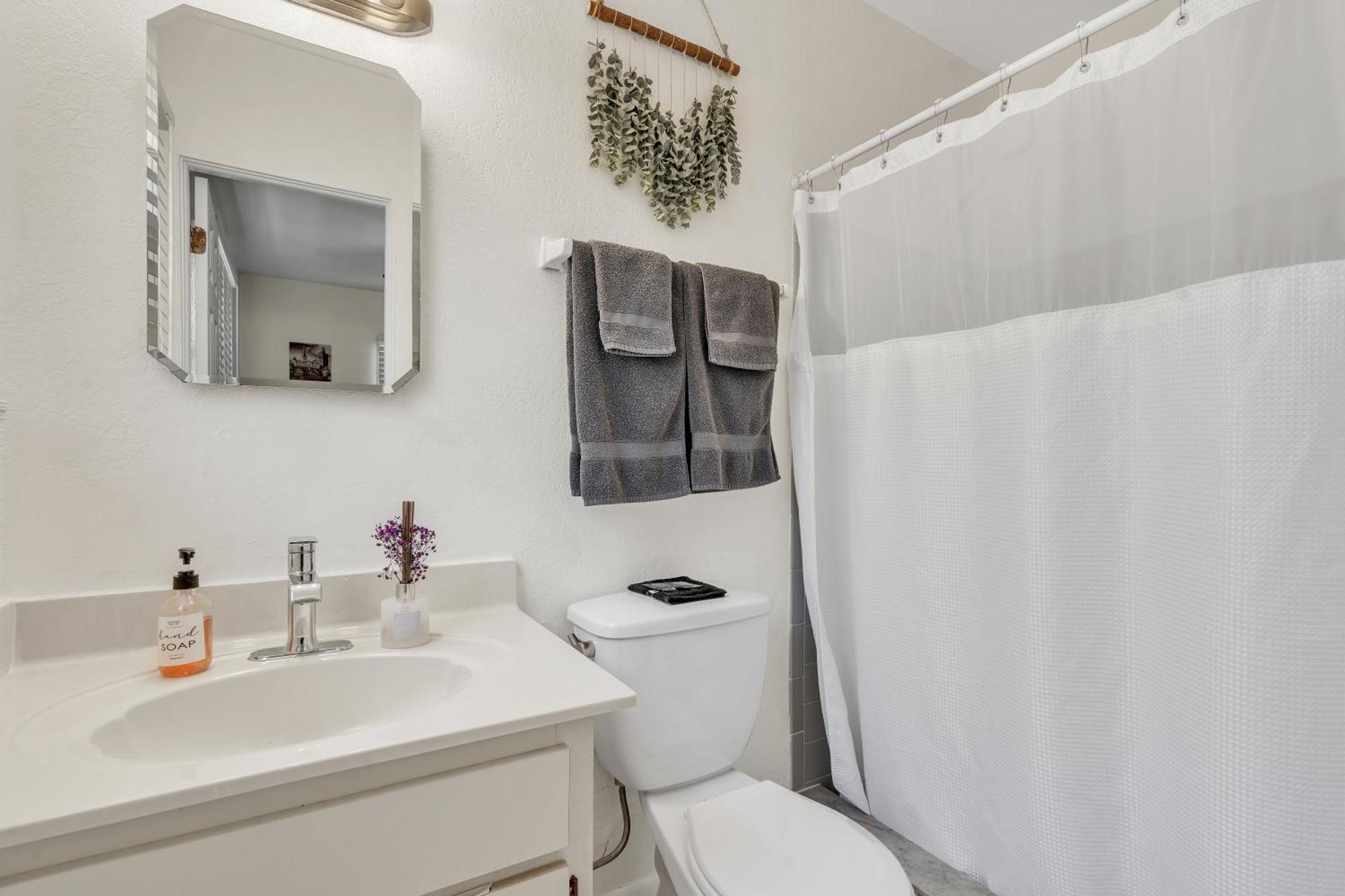 Stunning Modern Home In Tampa With Pool - Just 5 Minutes From Airport! 외부 사진